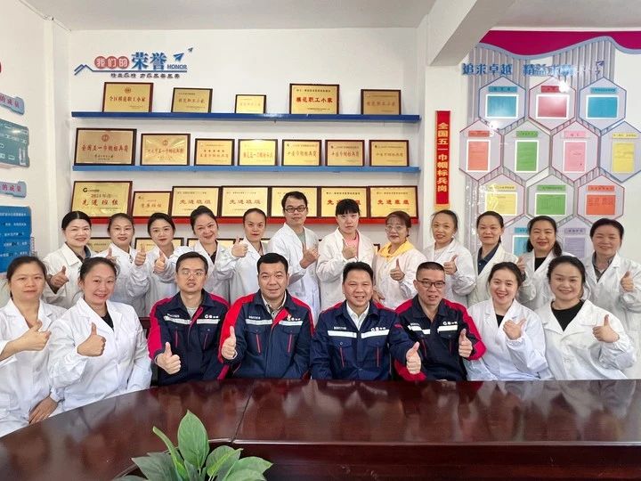 如何打造全國模范職工小家？質(zhì)量技術(shù)監(jiān)督站化驗室給你答案